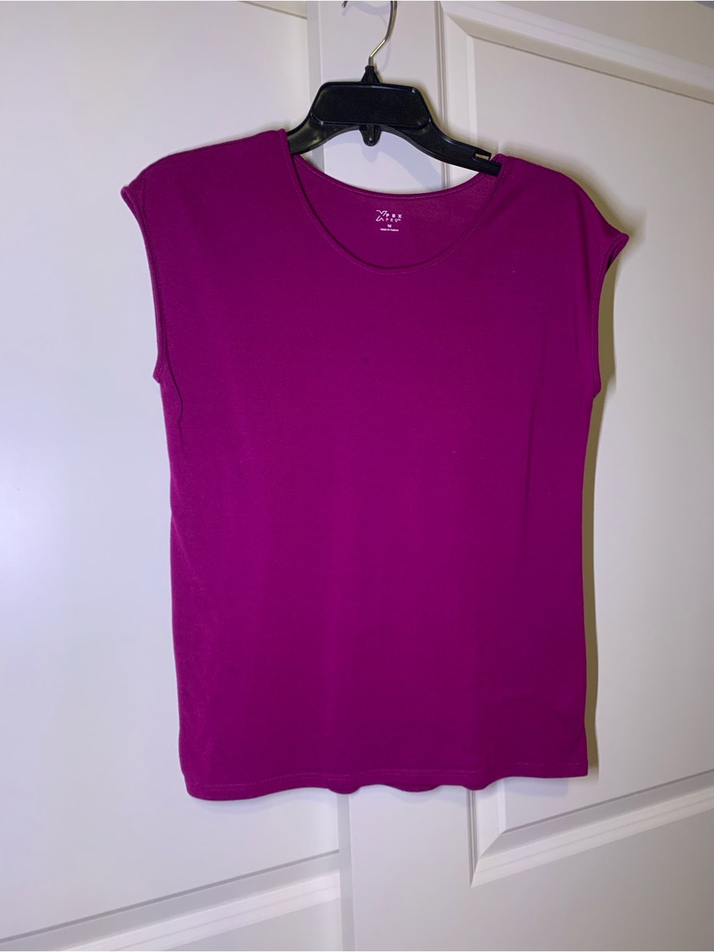 Women’s Crewneck Cap-Sleeve Tank Top in Magenta